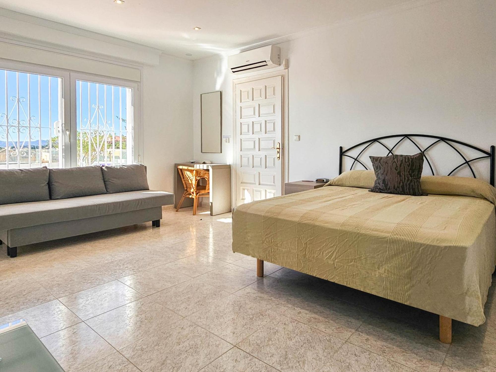 Villa Three Bedroom With Private Pool In Torreblanca Fuengirola