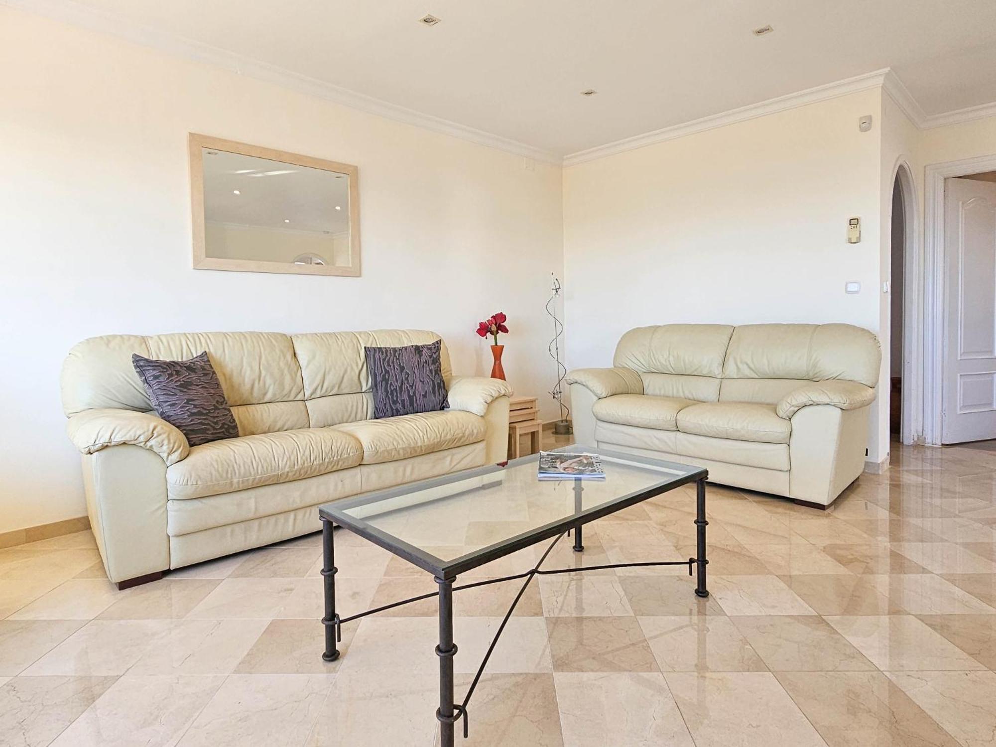 Three Bedroom With Private Pool In Torreblanca Villa *