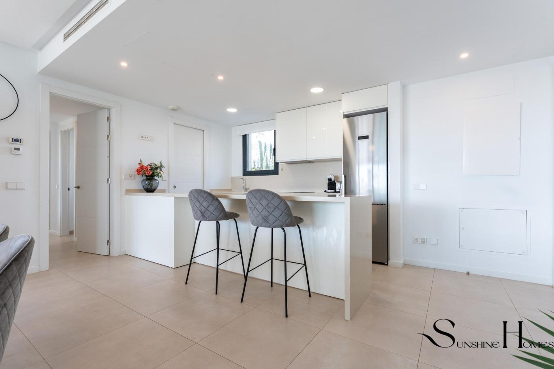 Luxury Escape With Pools, Gym & Sauna Apartment