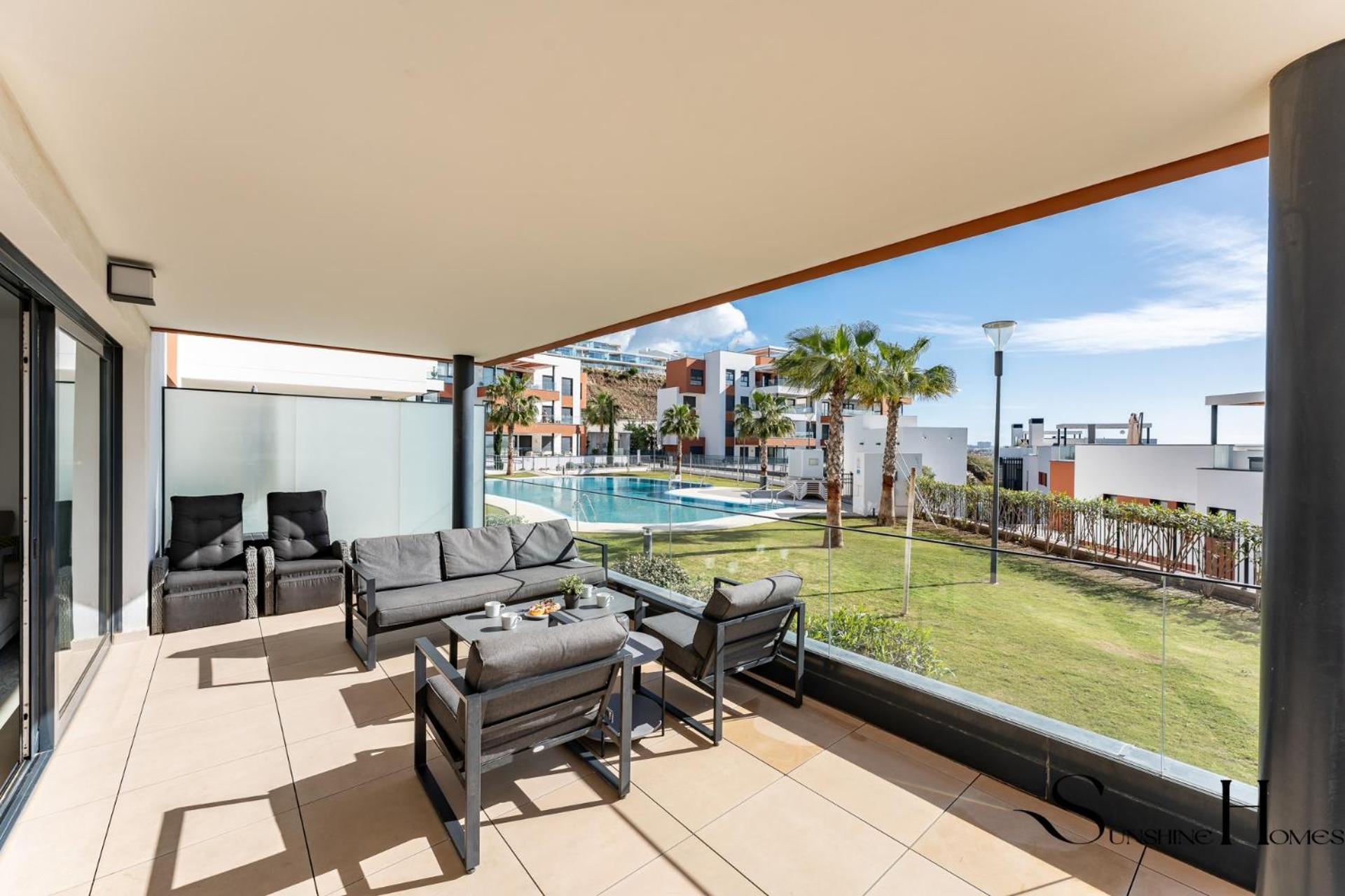 Luxury Escape With Pools, Gym & Sauna Apartment *