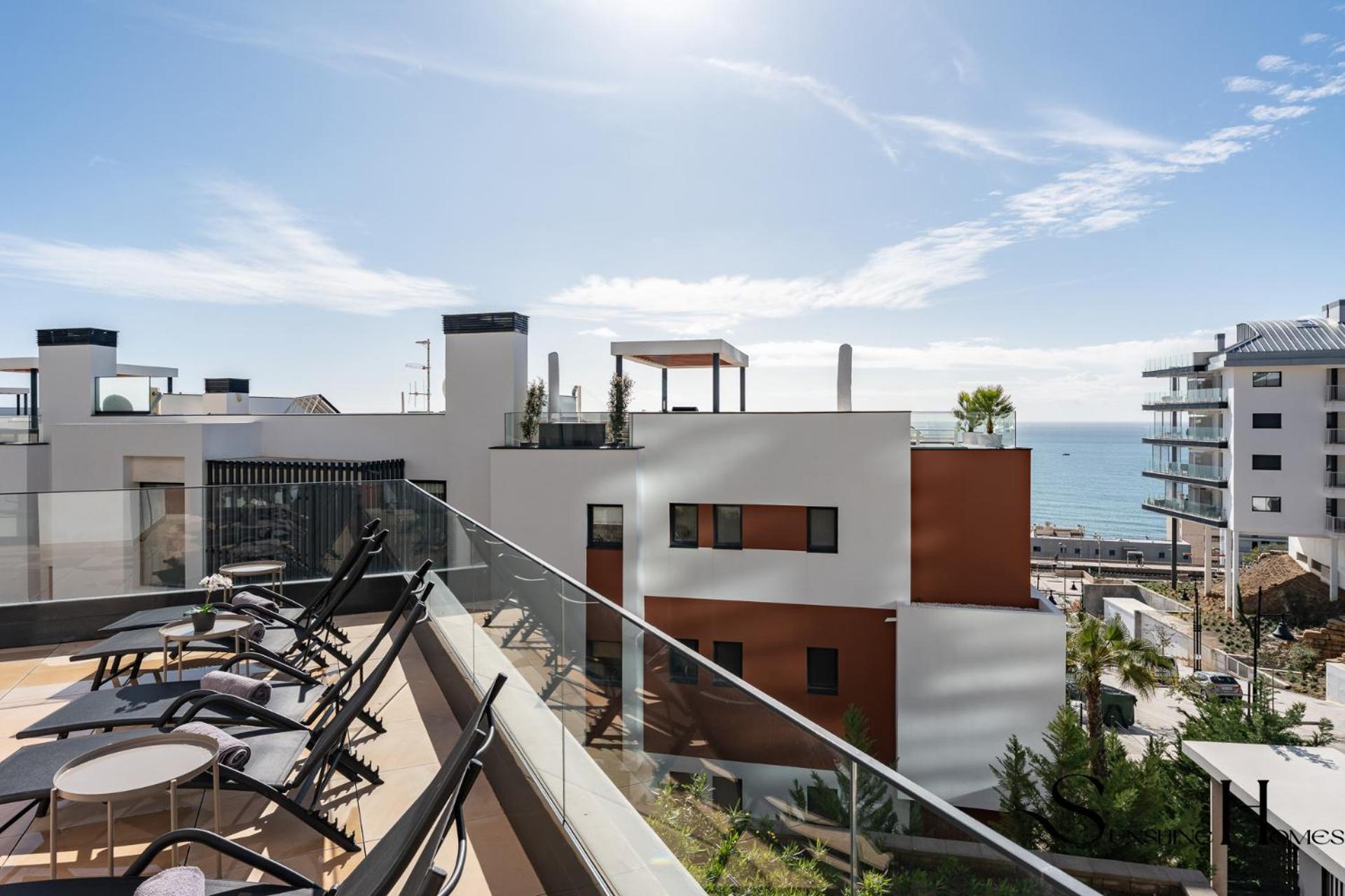 Apartment Luxury Escape With Pools, Gym & Sauna *