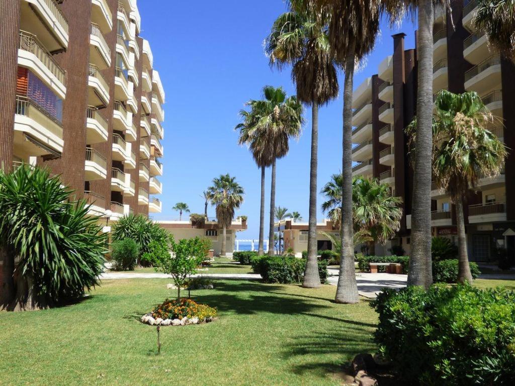 Apartment Cosy Beachfront 2bdr Dona Sofia Fuengirola