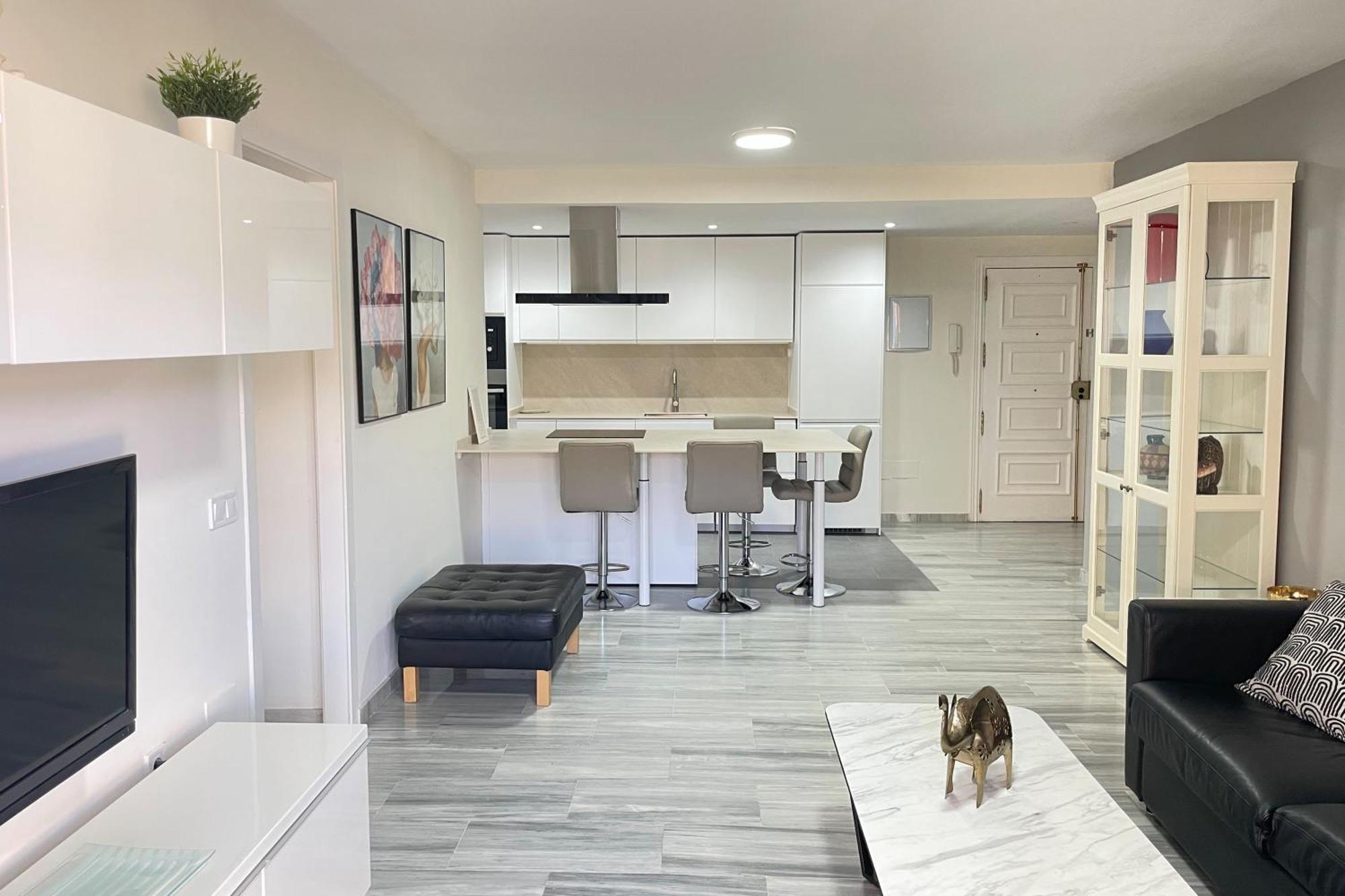 Seaside Haven: With Terrace Fuengirola