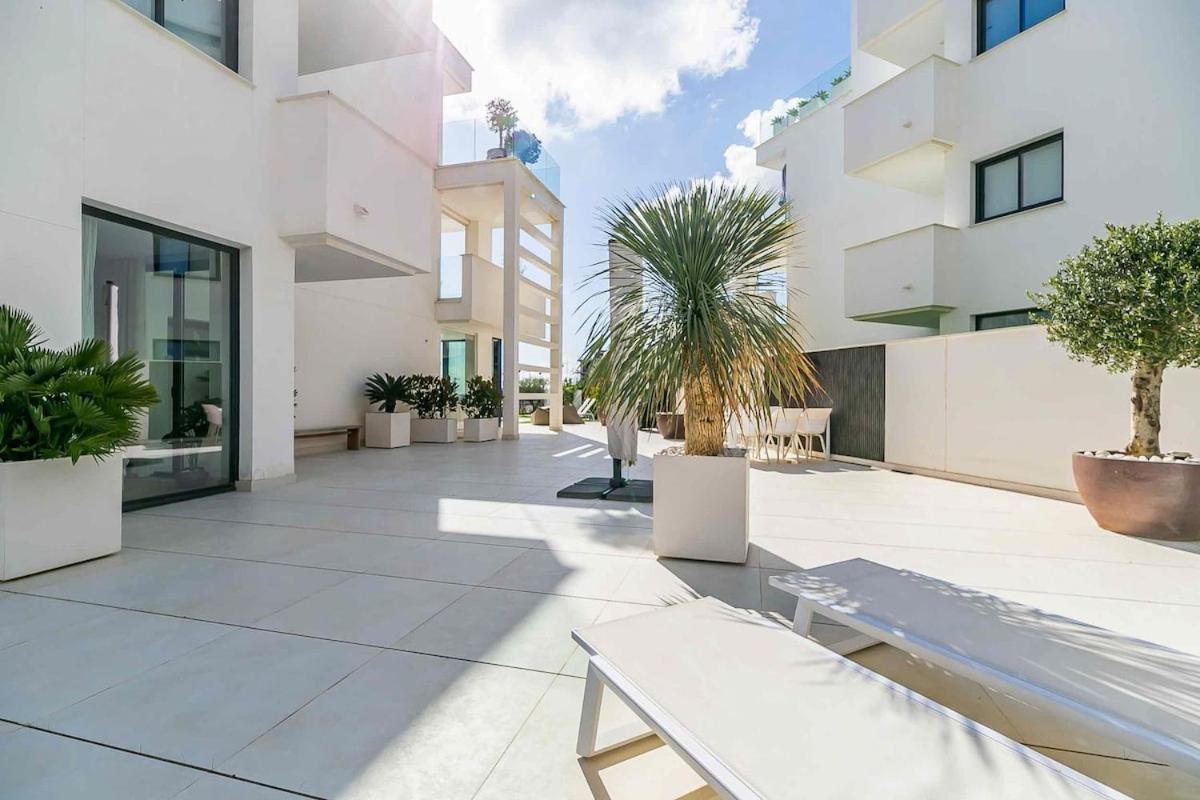 Apartment 131 - Luxury With Private Pool And Views, El Higueron Fuengirola