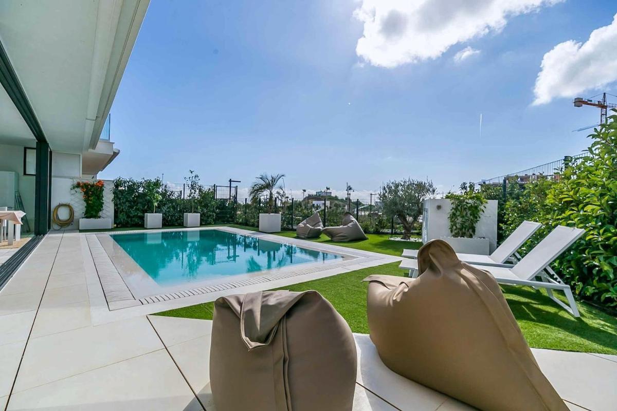 131 - Luxury With Private Pool And Views, El Higueron Apartment *