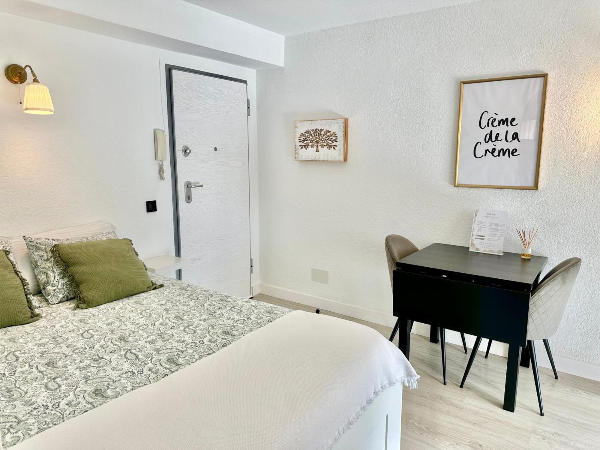 Huoneisto Boliches Malaga - *