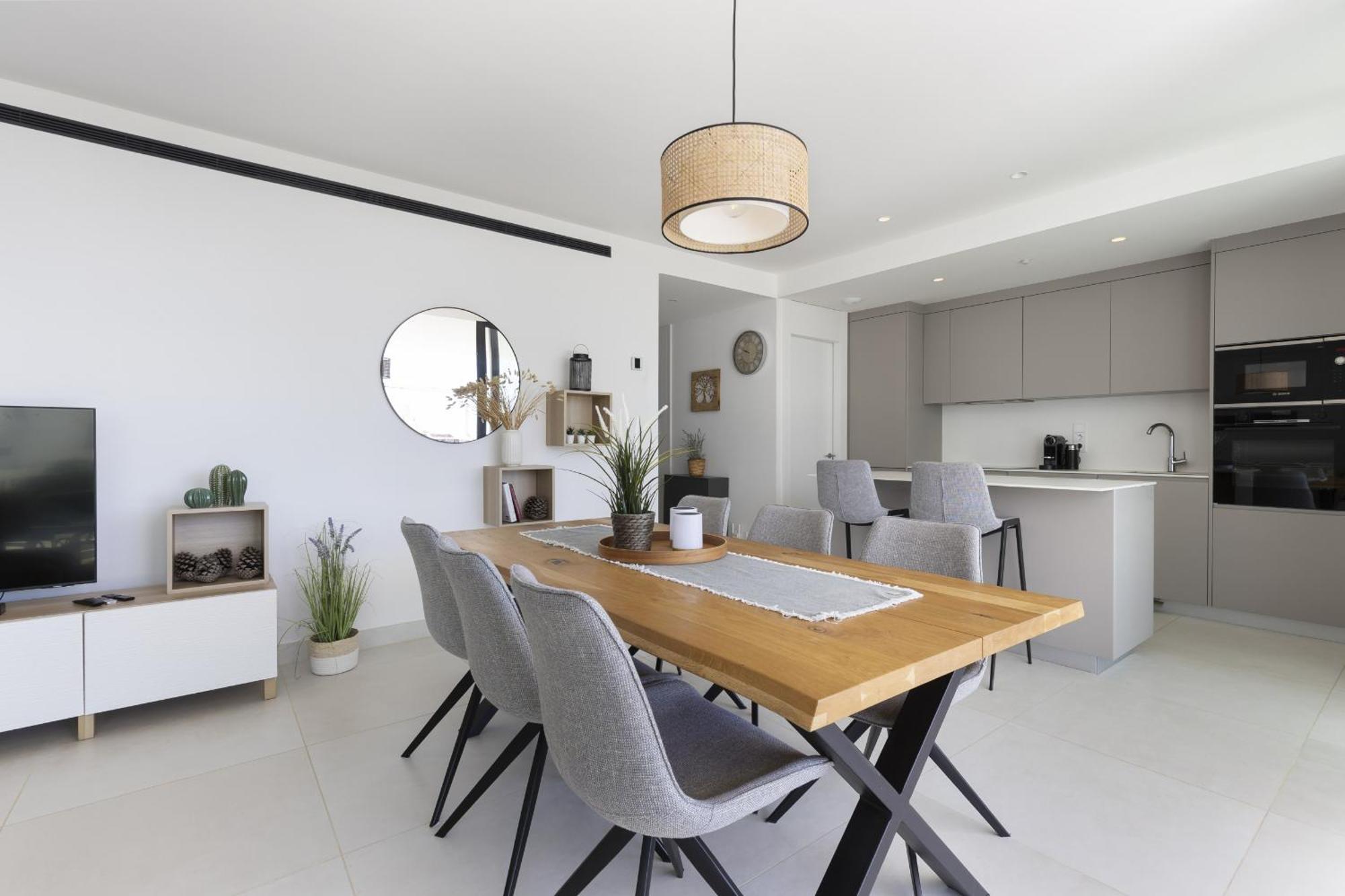 Apartment Stylish With Large Terrace In Higueron