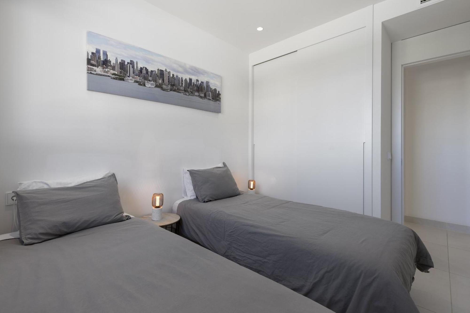 Apartment Stylish With Large Terrace In Higueron *