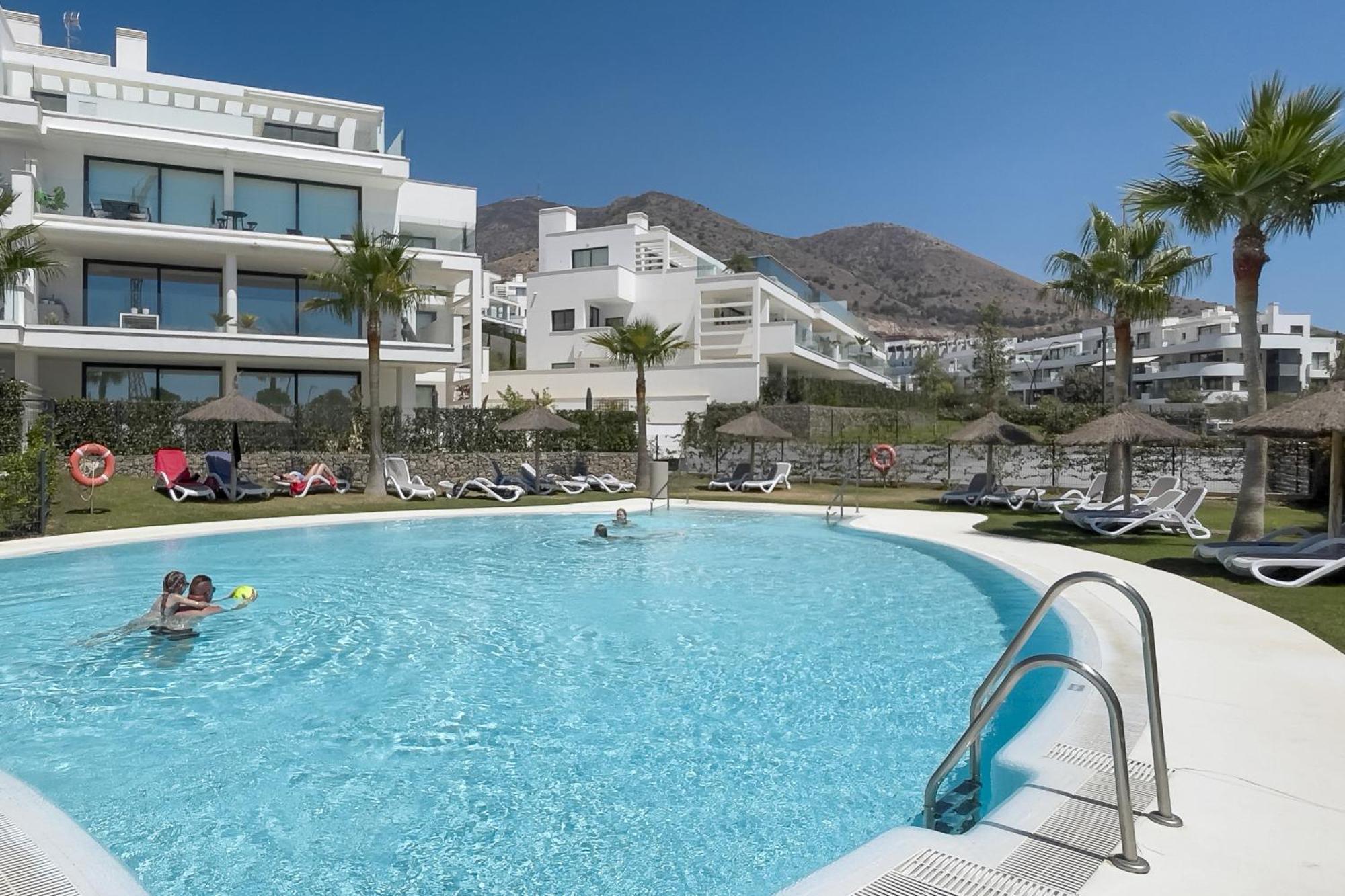 Stylish With Large Terrace In Higueron Apartment *