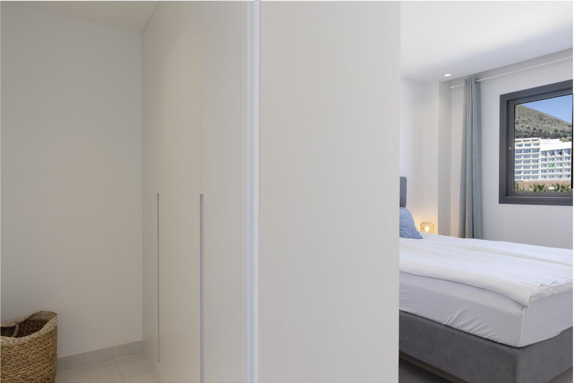 Apartment Stylish With Large Terrace In Higueron Fuengirola