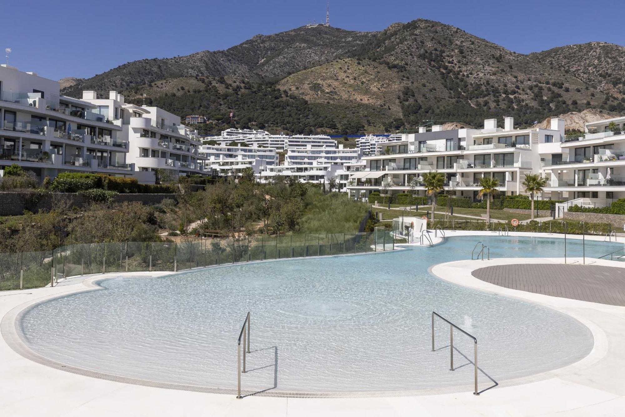 Apartment Stylish With Large Terrace In Higueron
