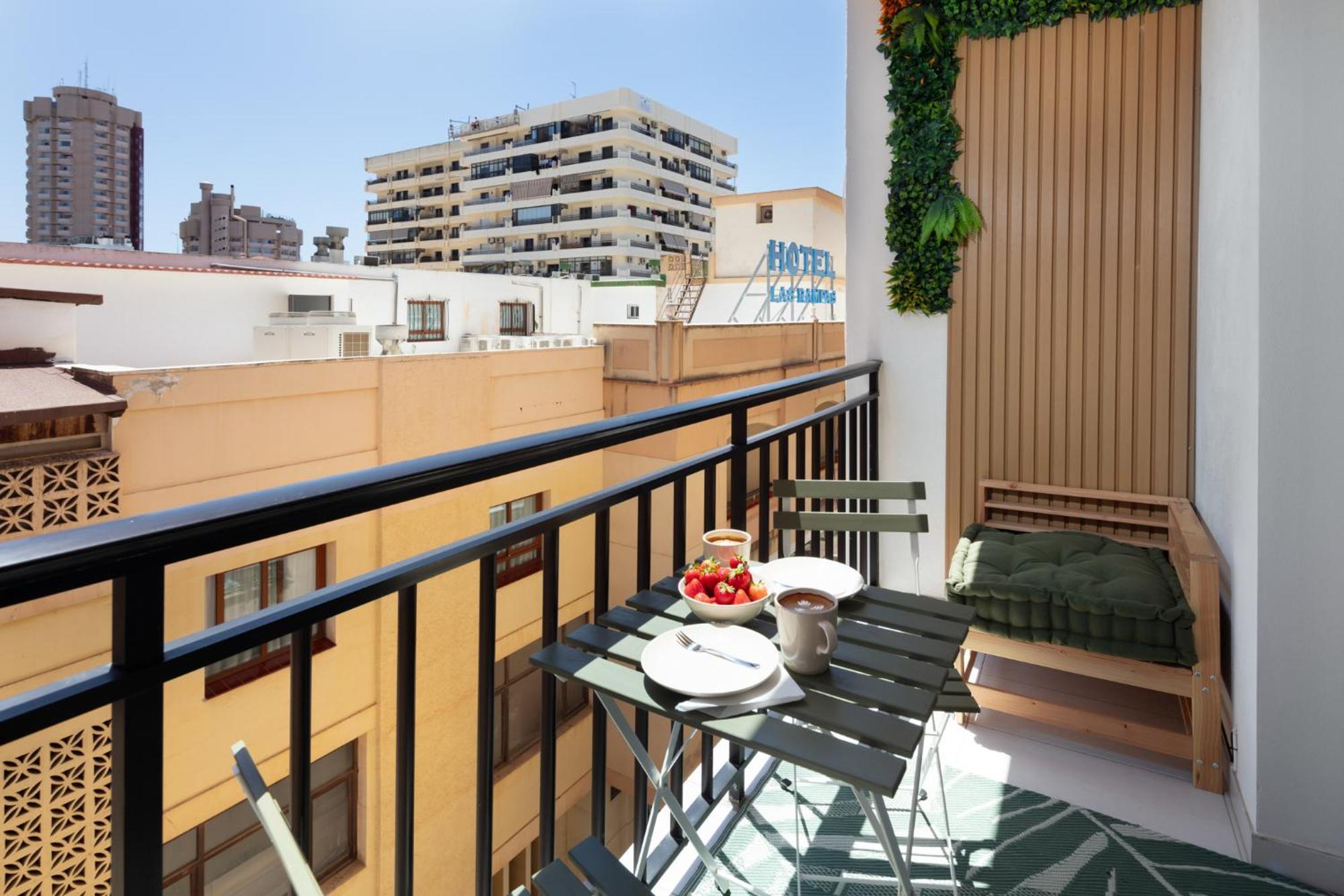 Modern 300m From * Fuengirola