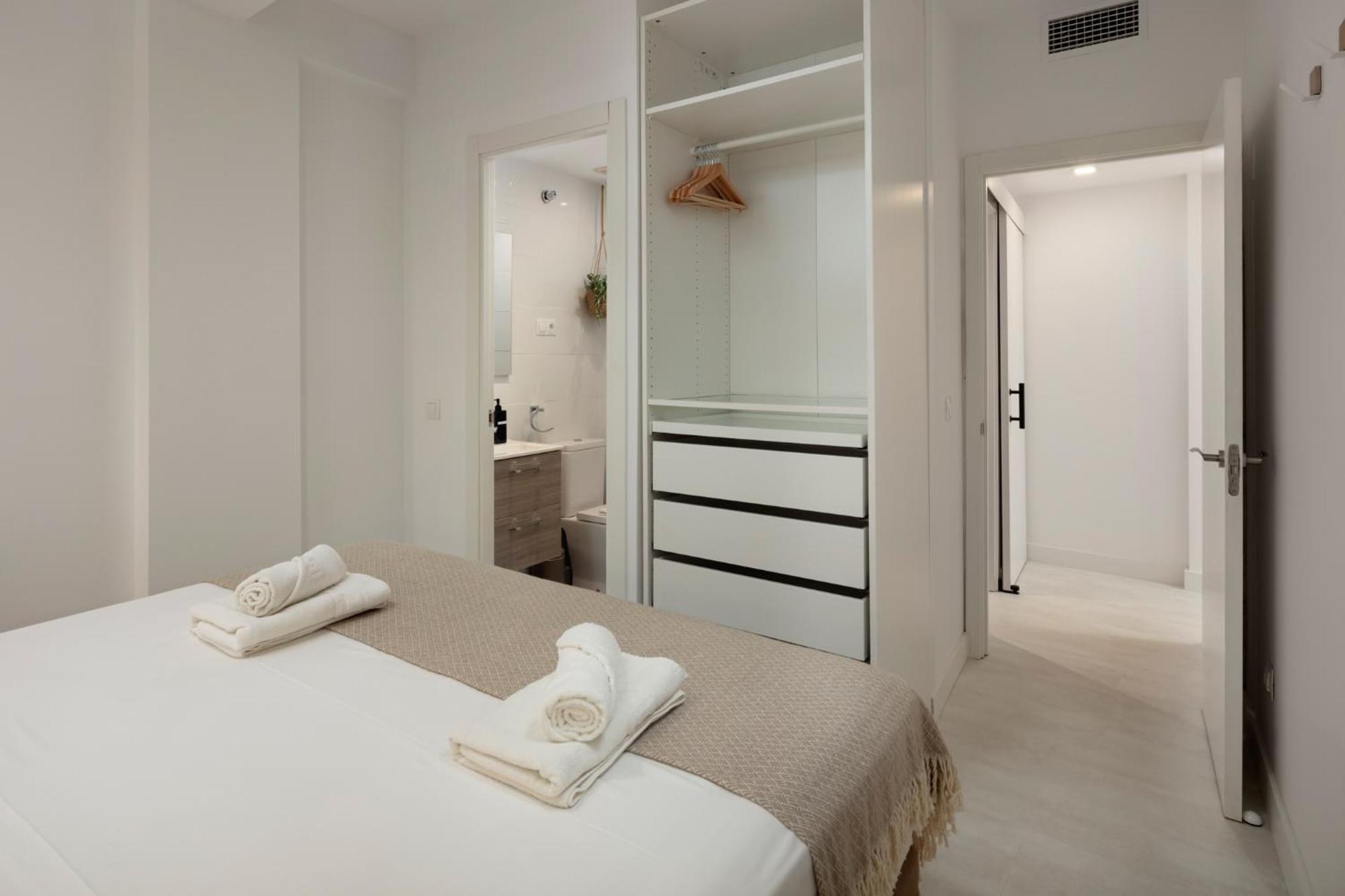 Modern 300m From * Fuengirola