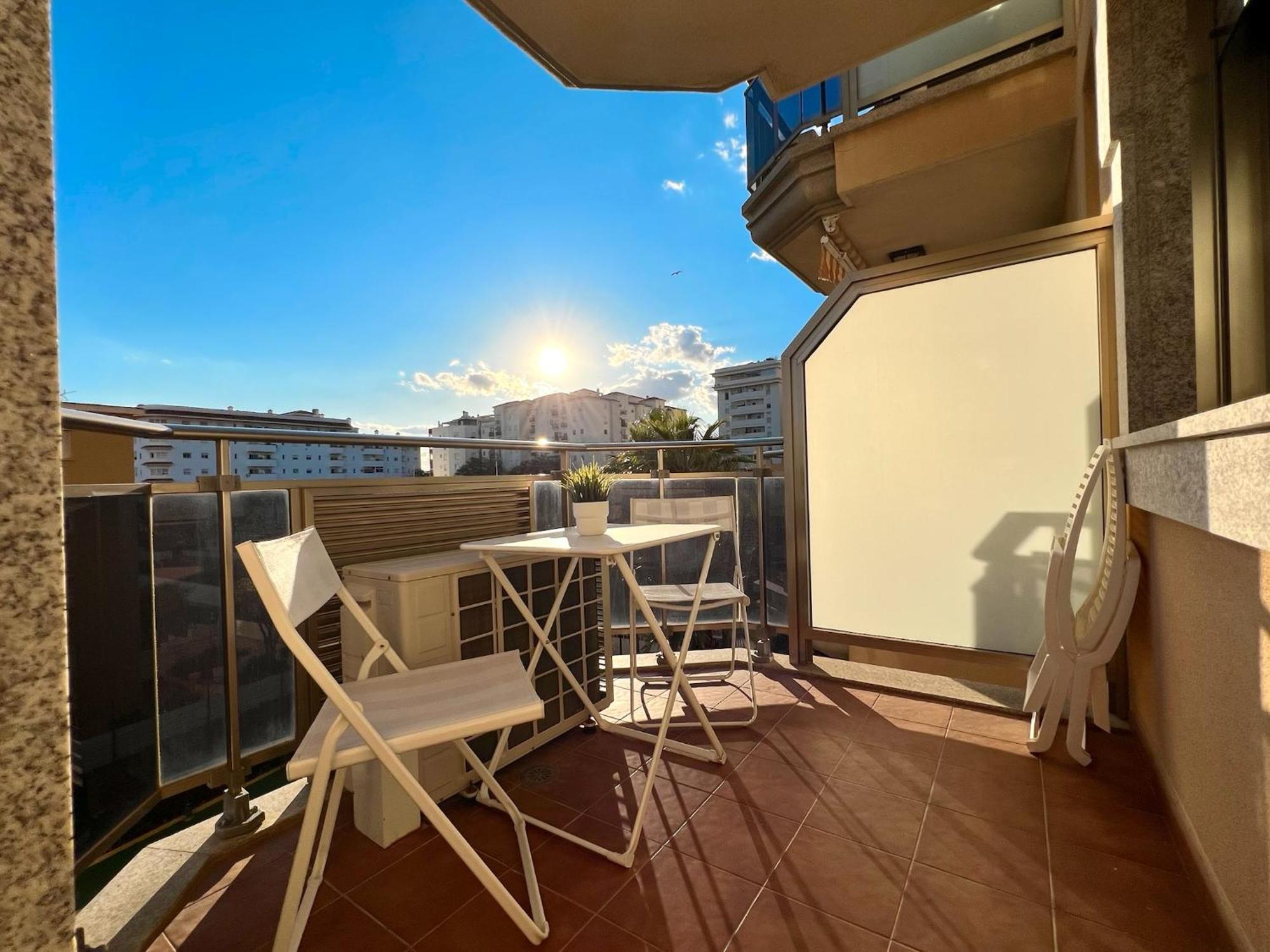 Huoneisto Bright And Cozy With Pool And Jacuzzi And Near Fuengirola