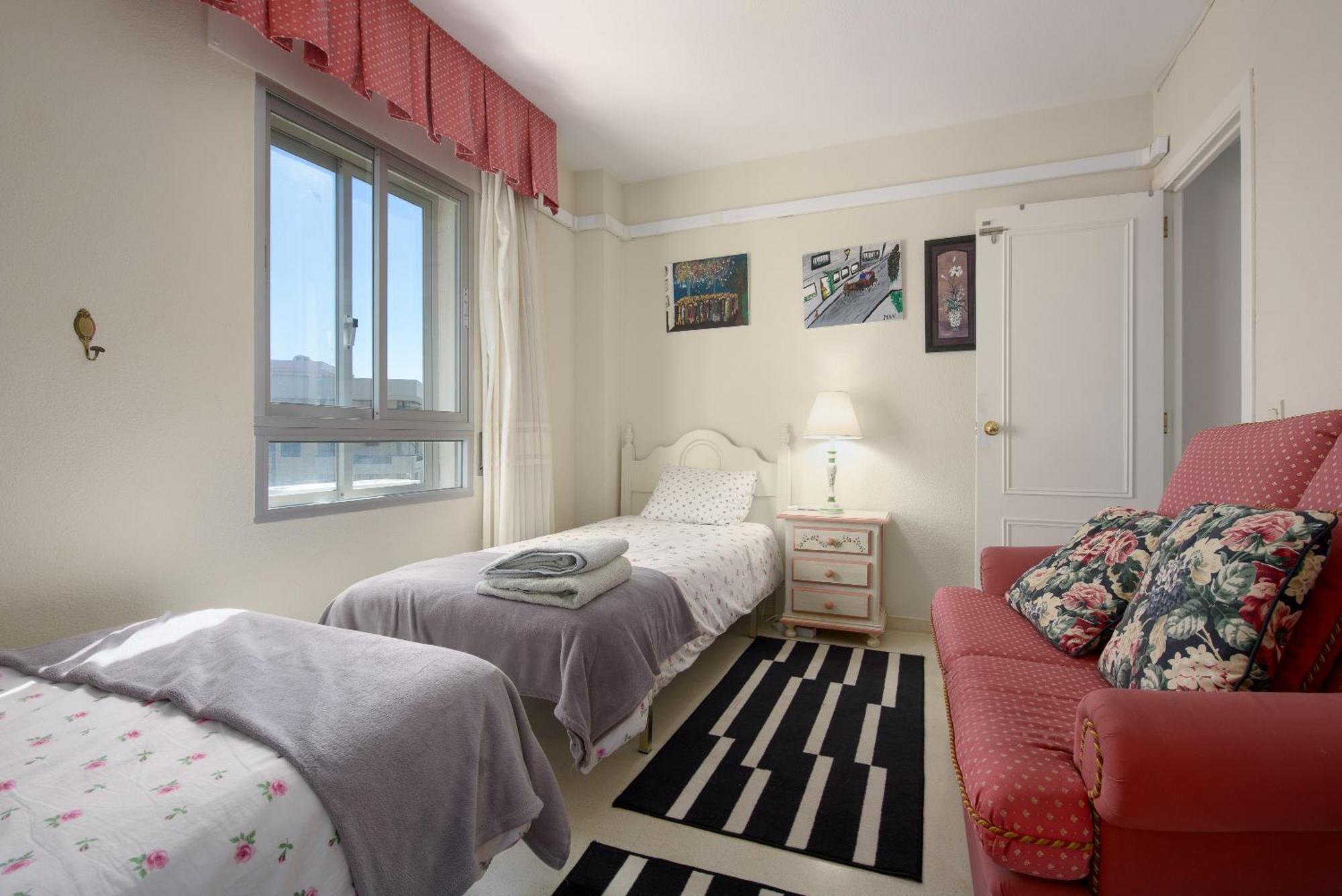 Spacious With Sea Views Apartment *