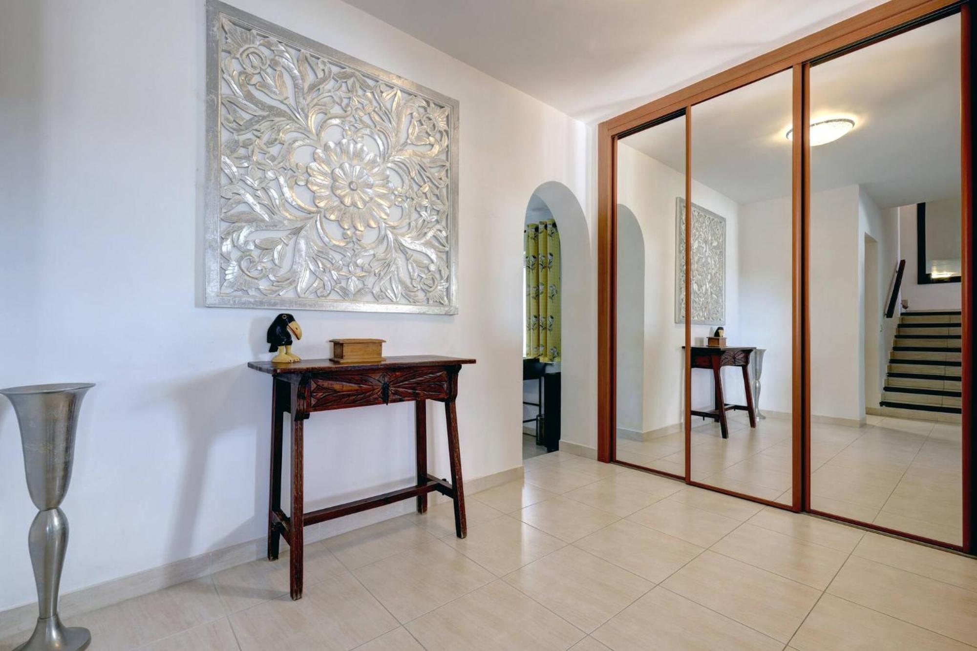 089 Andalusian Style 3 Bed With Office And Private Pool *