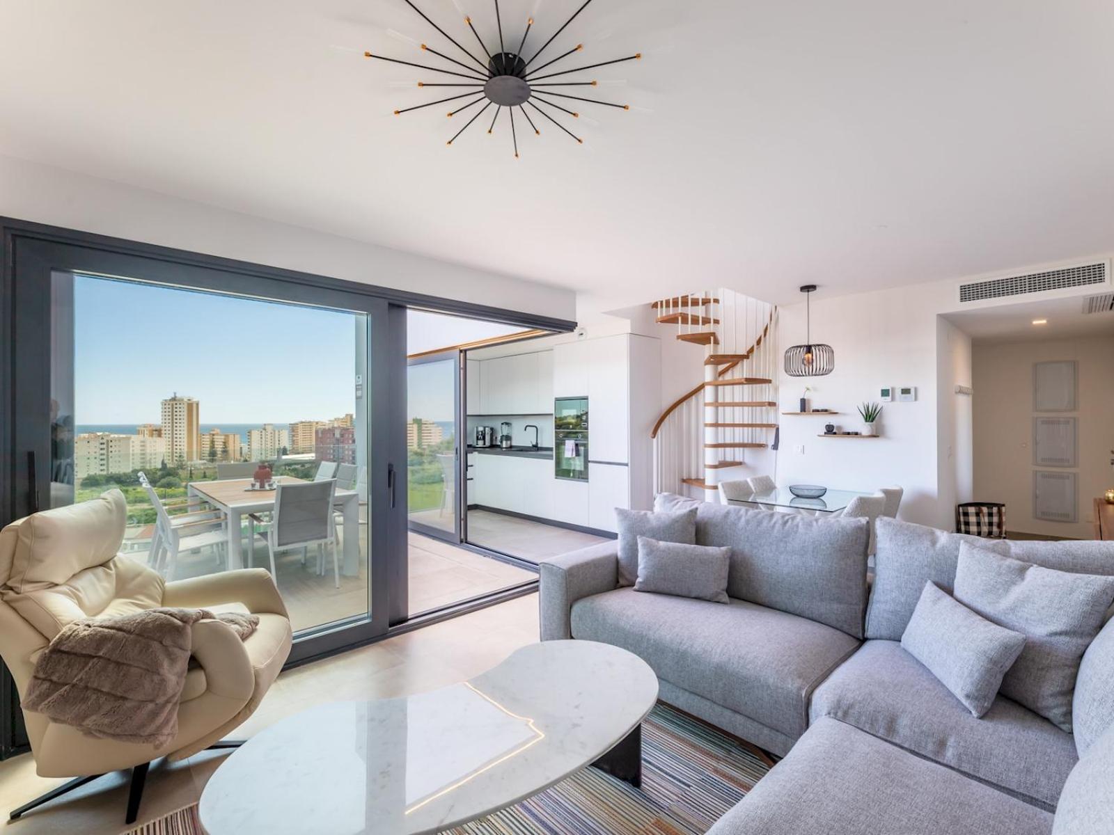 Pass The Keys Entire Luxurious 3 Bedroom Penthouse *