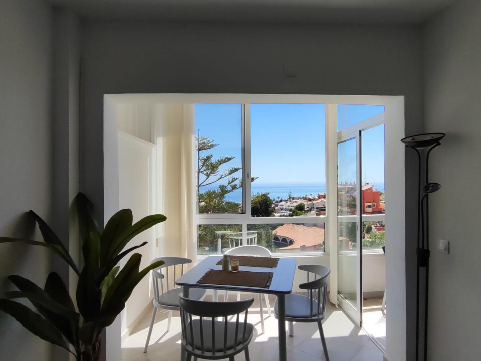 Alessandra 2 Sea View Apartment Fuengirola