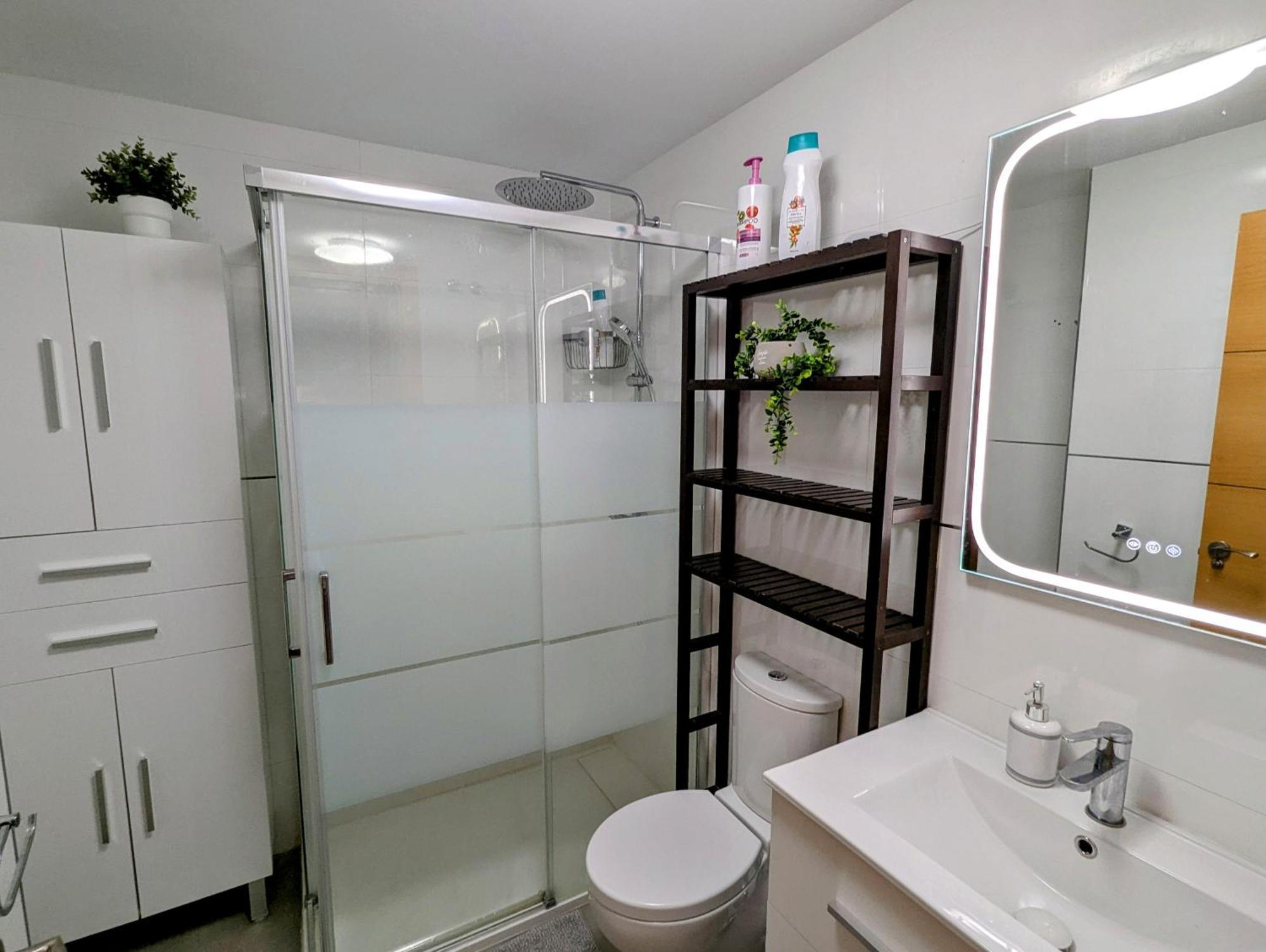 Modern Penthouse - 1 Min From The *