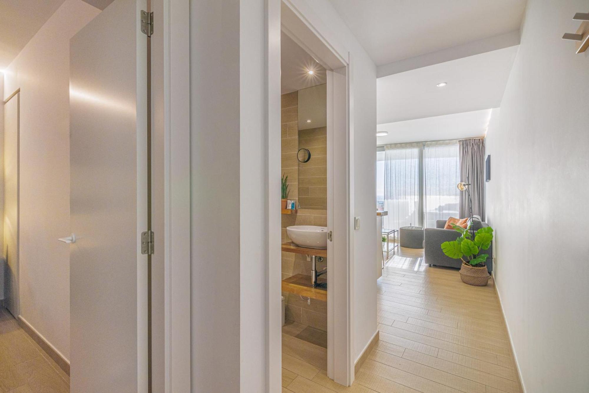 Apartment Stunning Seaview Terrace One-bedroom Fuengirola