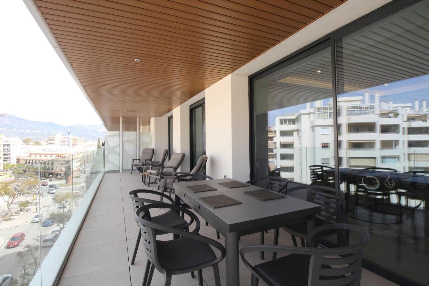 Happy Travel Jade Tower Apartment Fuengirola