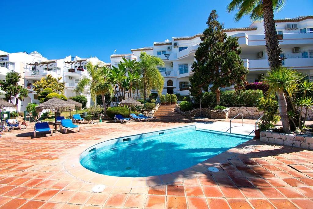 Stylish One Bed At Matchroom Country Club *