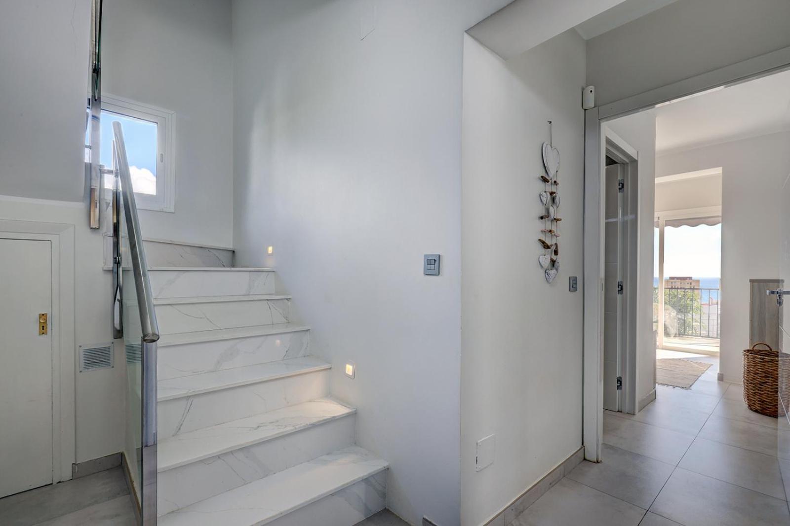 New Luxury Tuulia With Private Pool And Parking