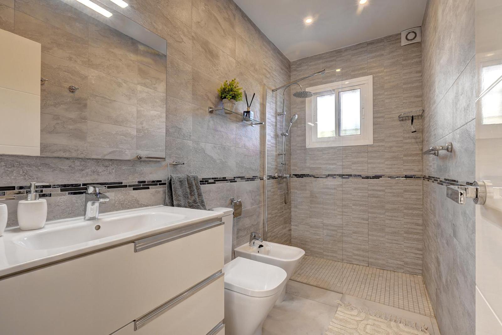 New Luxury Tuulia With Private Pool And Parking Fuengirola