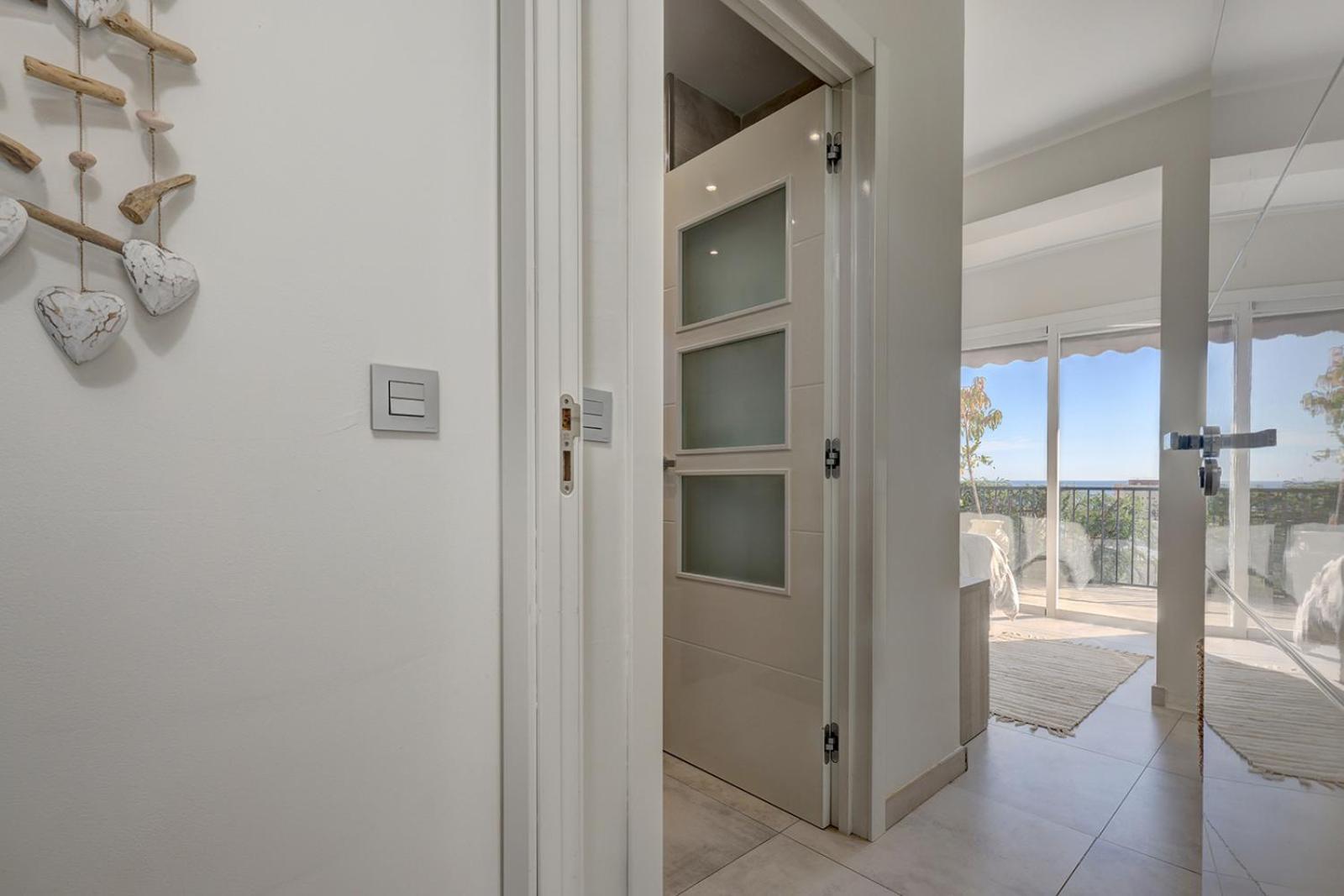 New Luxury Tuulia With Private Pool And Parking Villa