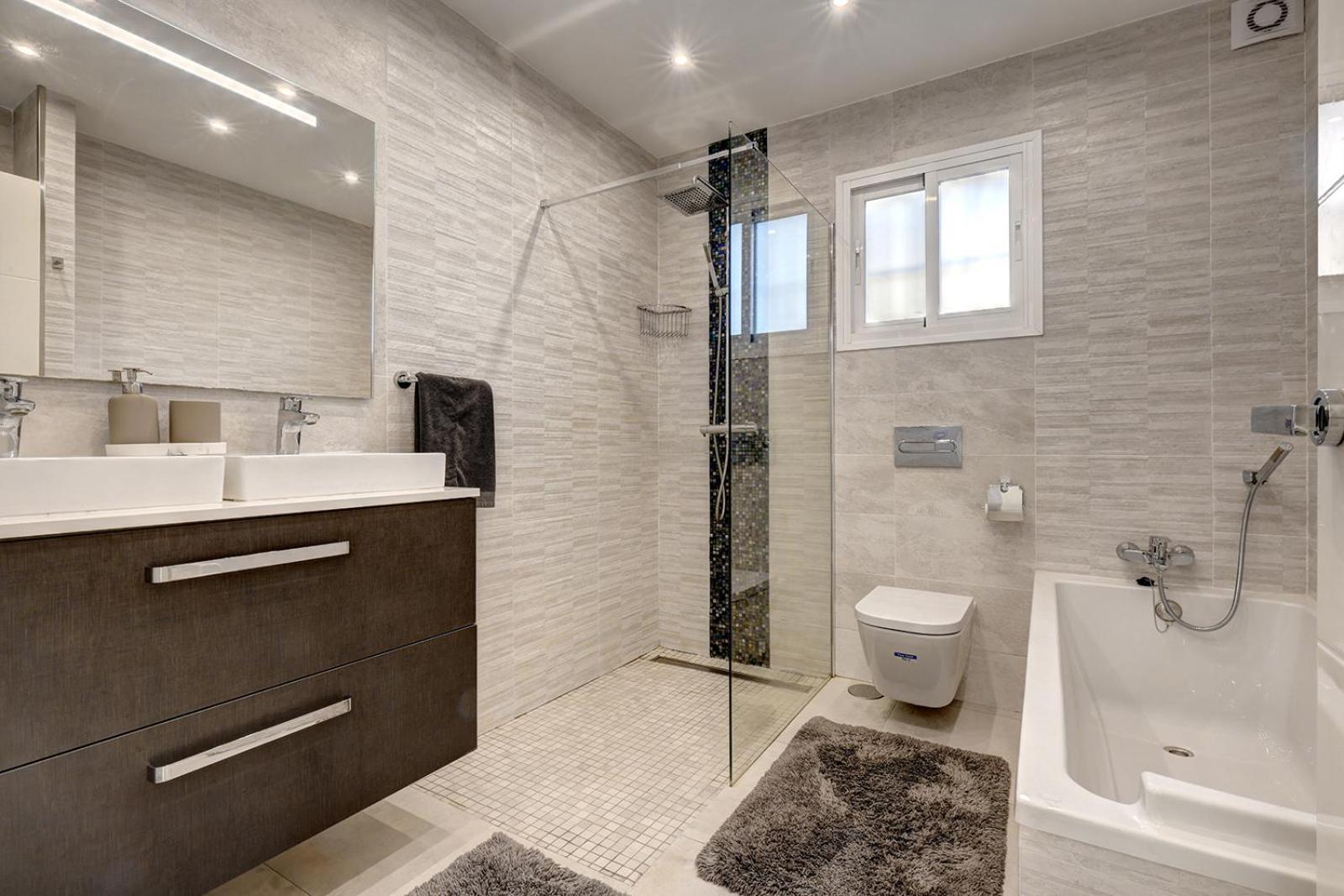 Villa New Luxury Tuulia With Private Pool And Parking Fuengirola