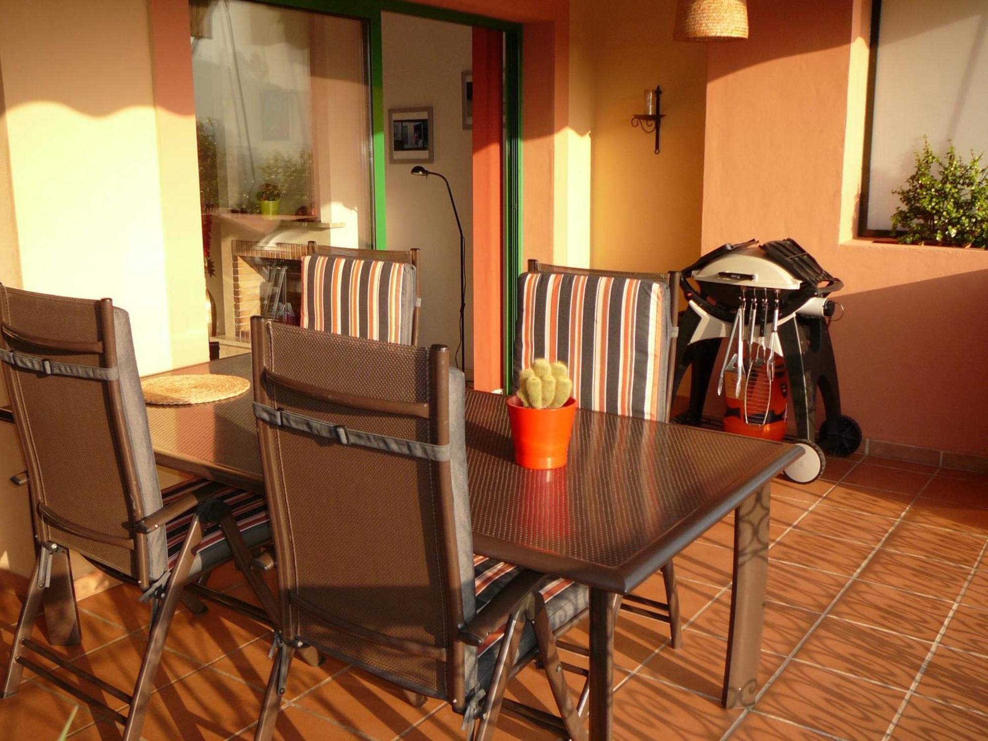 Costa Del Sol Familyholiday, Seaview, 2 Bedroom, Pool Apartment Fuengirola