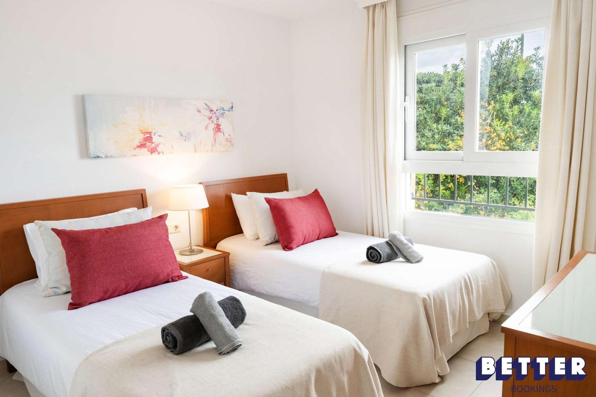 Cozy 2-story Townhouse Family-friendly Casa de férias