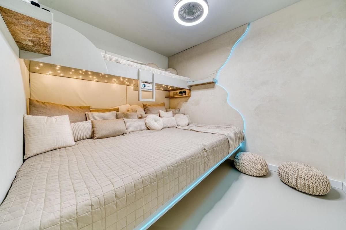 Apartment Luxury With Cinemaroom 600 Mtr From The *