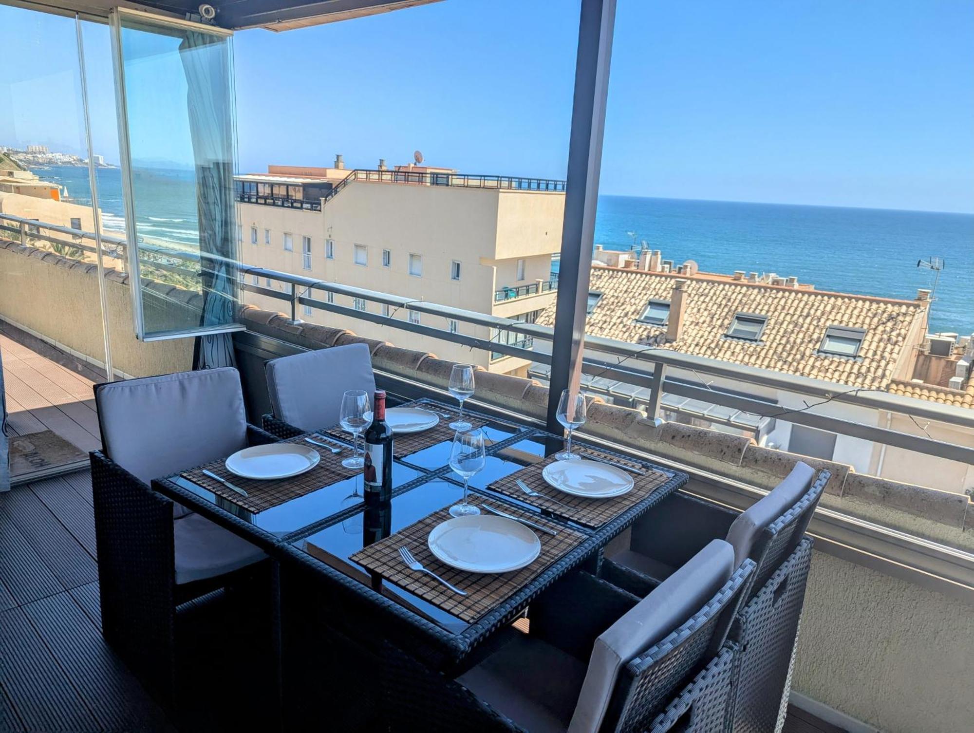 Modern Penthouse - 1 Min From The *