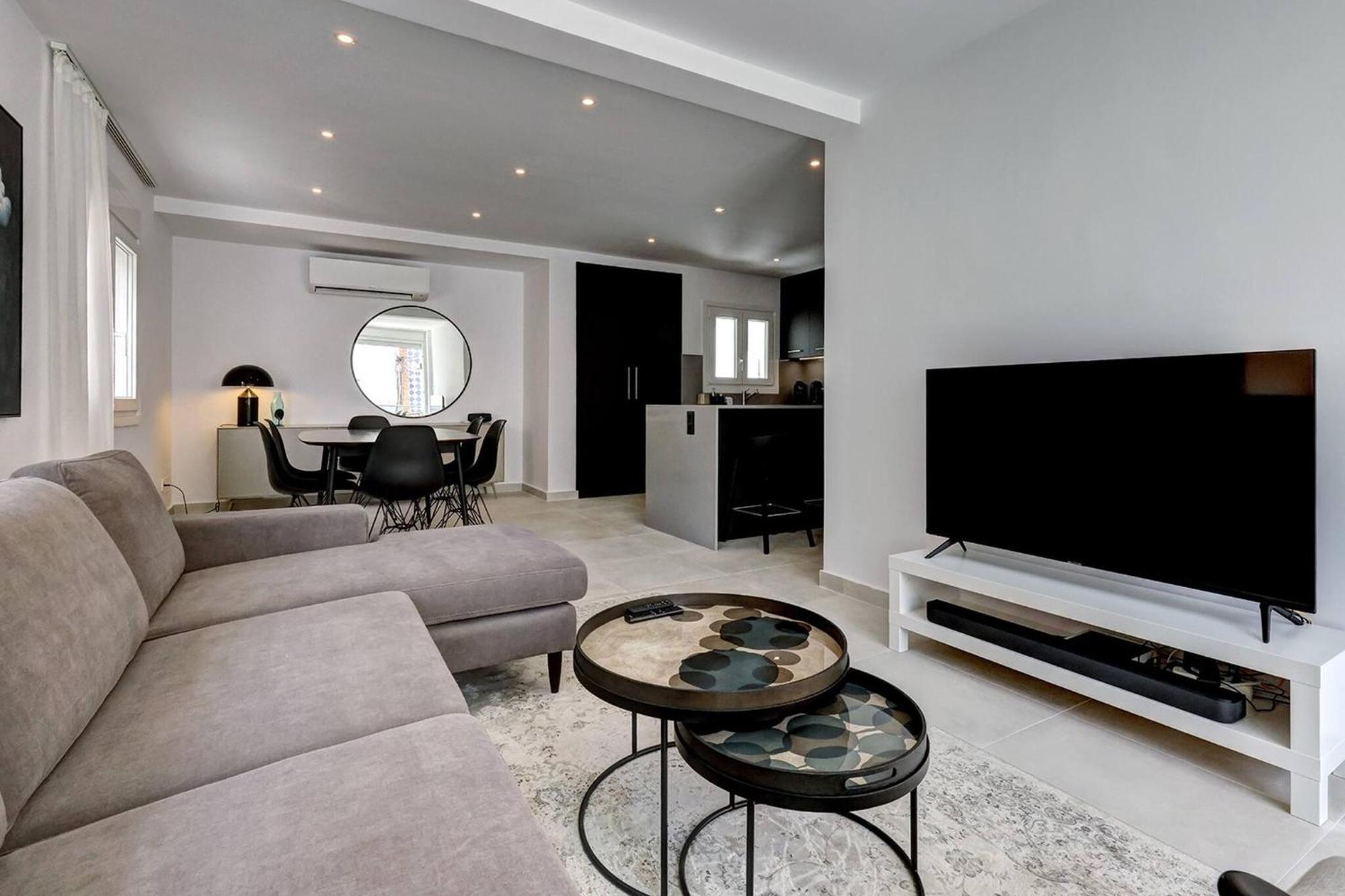 022 Stylish & Modern Apt, Near Fuengirola