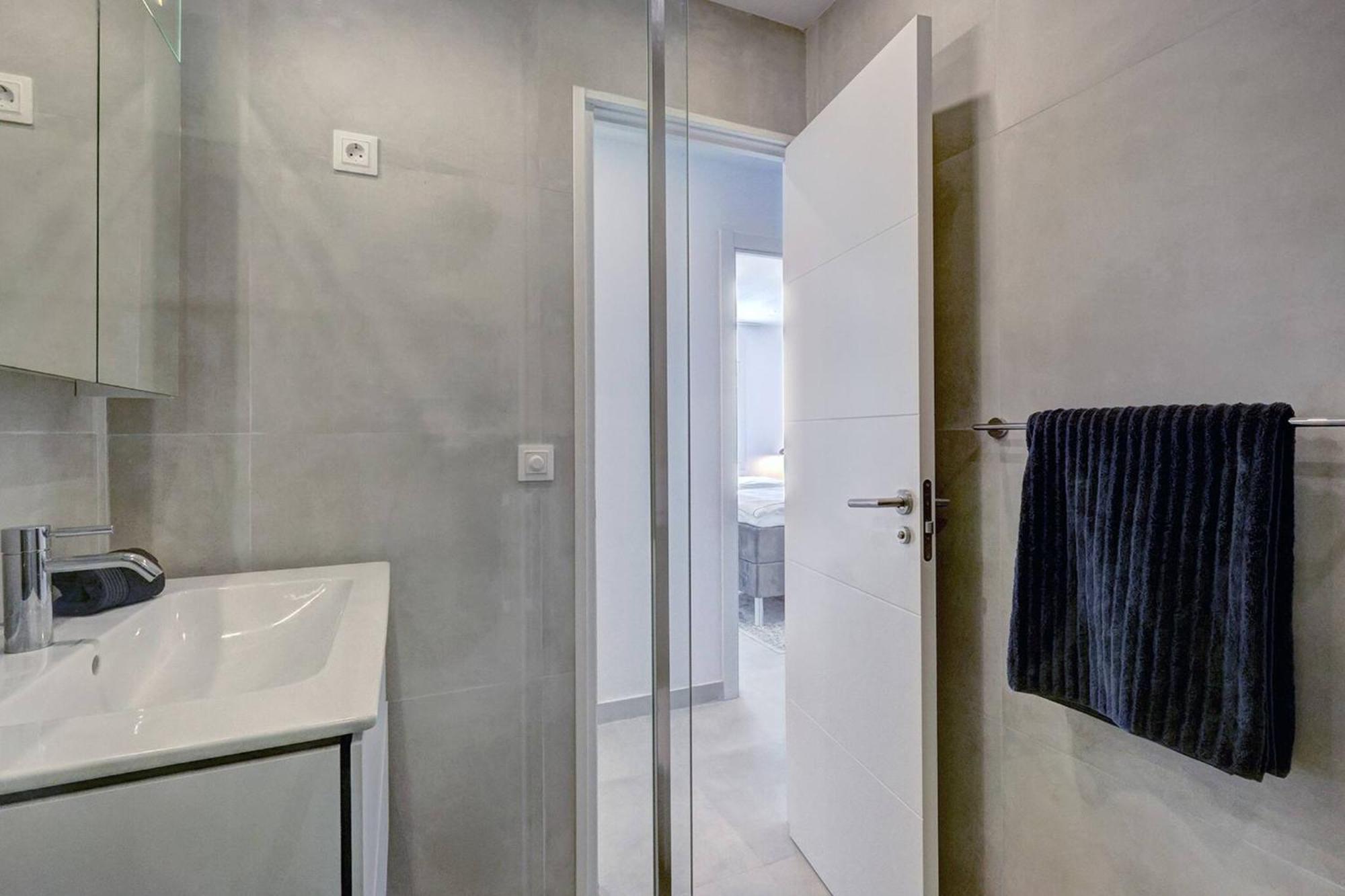 022 Stylish & Modern Apt, Near Fuengirola