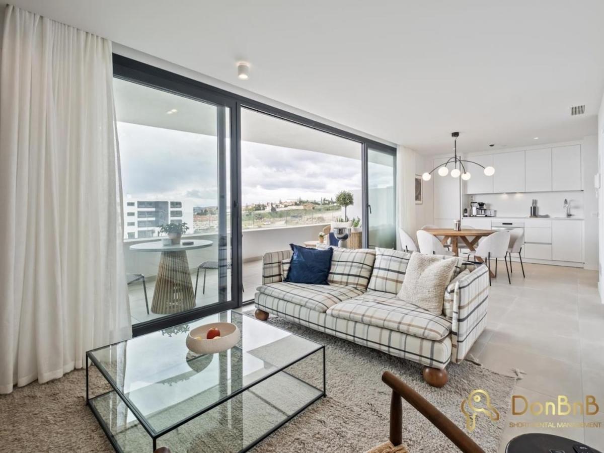 Huoneisto Higueron West Sea View