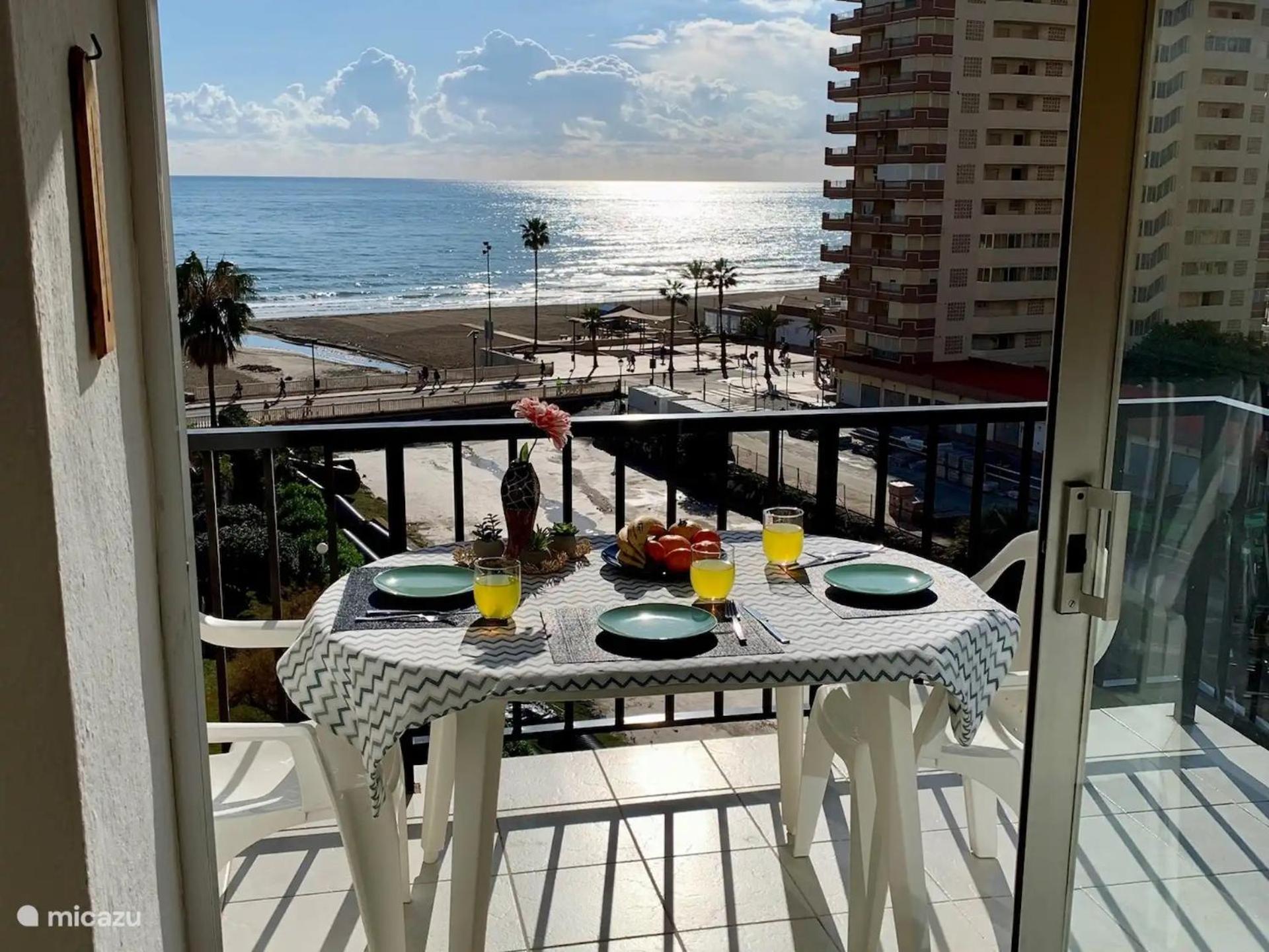 On The Beach, Fantastic Sea And Pool Views, 2 Bedroom *