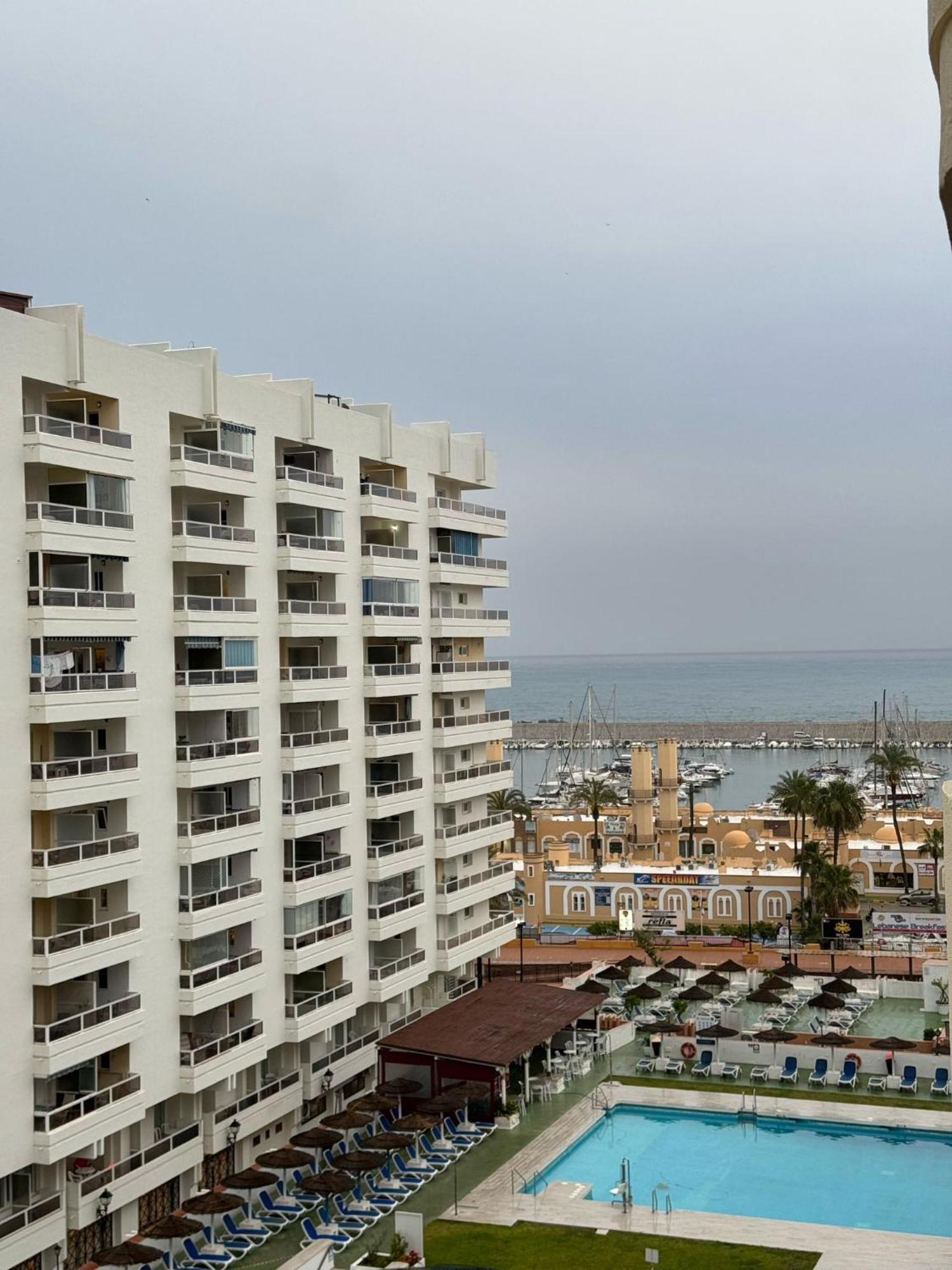 Beachfront In Apartment *