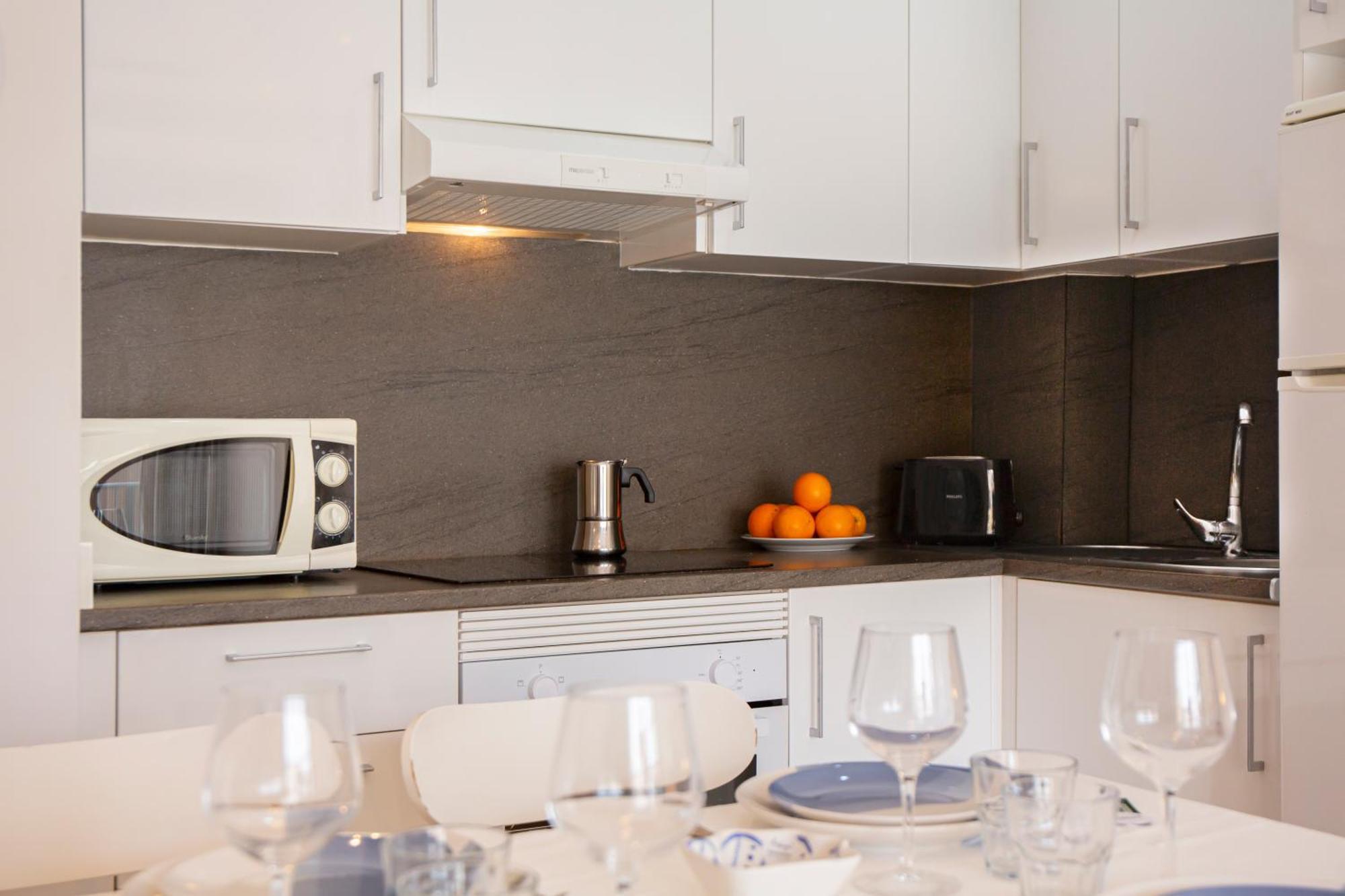 Unbeatable Location - 1 Step Away From Everything Apartment