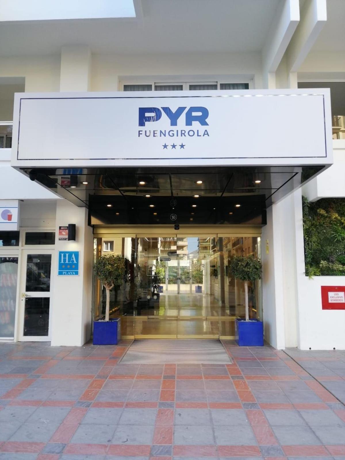 Front Line & Free Parking At Fuengirola