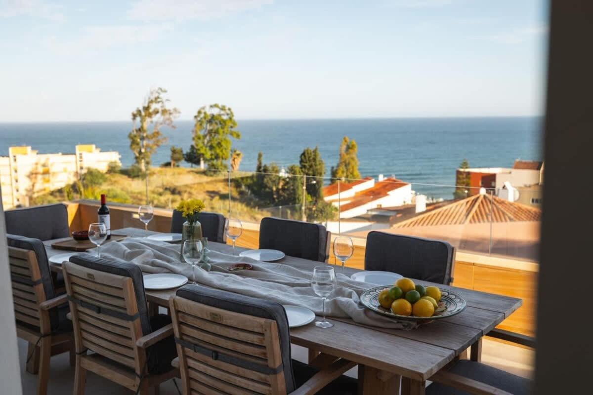 Lovely With Uninterrupted Sea View Villa *