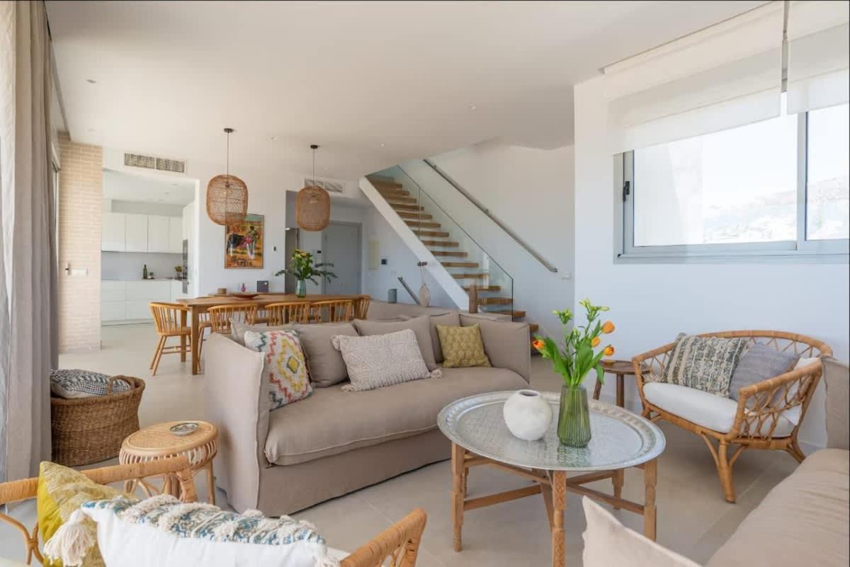 Lovely With Uninterrupted Sea View Villa