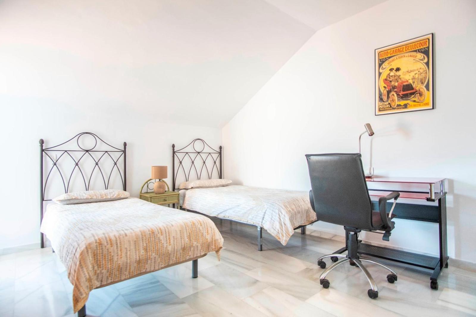 Bioparc Atico Muy Amplio Y Soleado, Cerca De La Playa Y Centro, Con Parking Y Ac Apartment Fuengirola