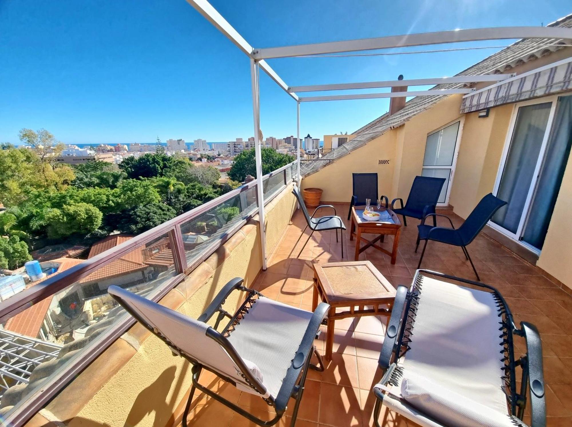 Bioparc Atico Muy Amplio Y Soleado, Cerca De La Playa Y Centro, Con Parking Y Ac Apartment *