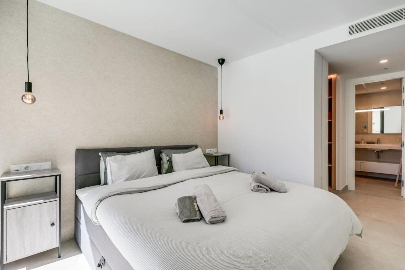 Jade Tower 2br Perfect Location *
