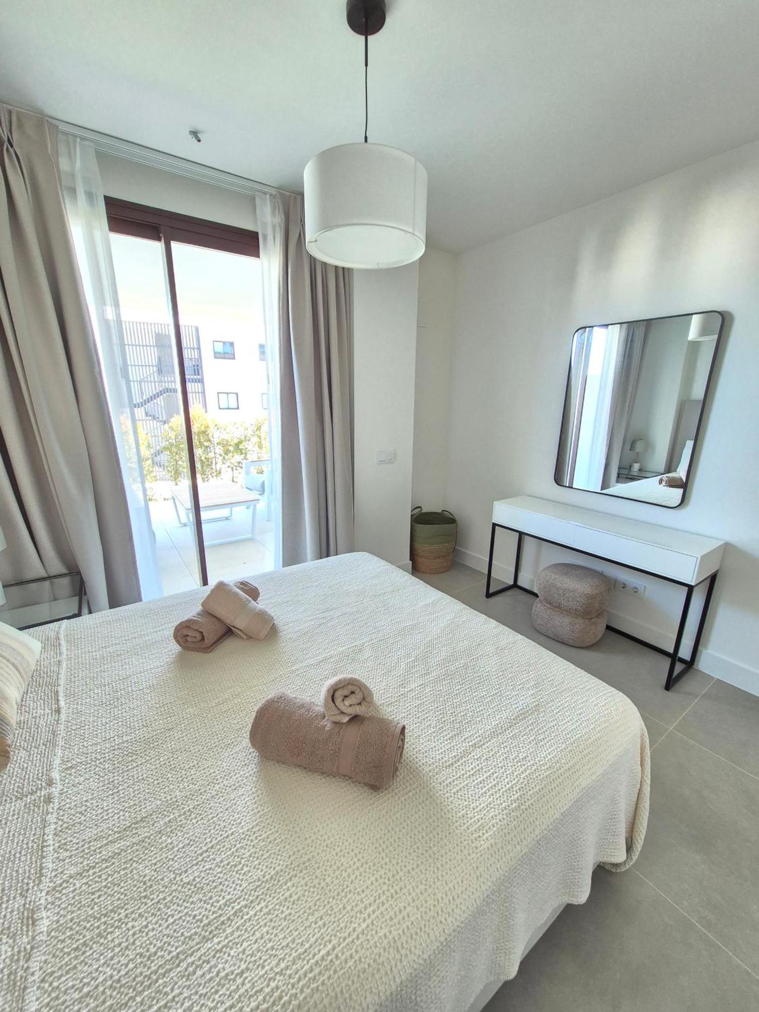 Happy Travel Lily Higueron * Fuengirola