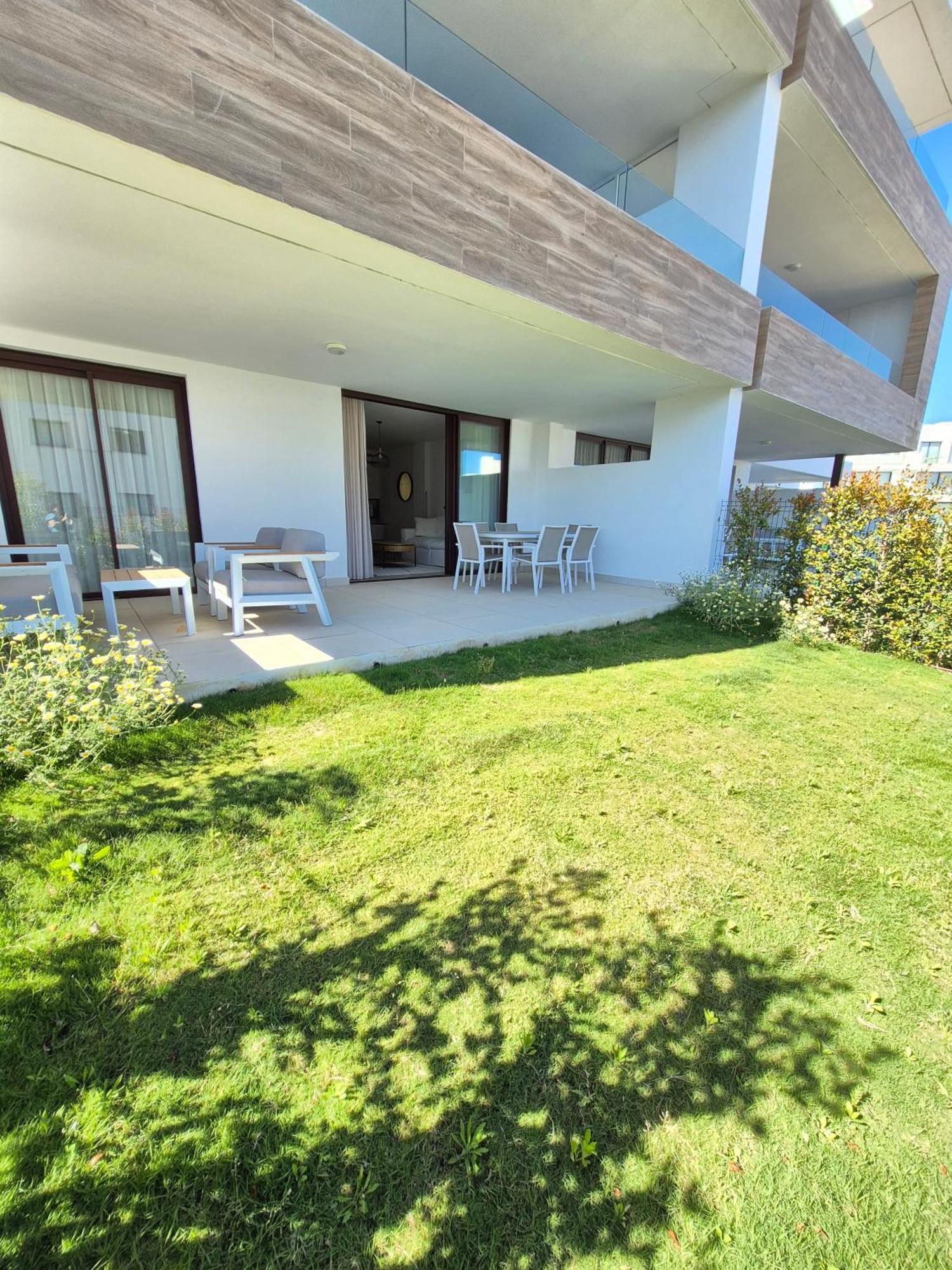 Happy Travel Jasmine Higueron Apartamento *