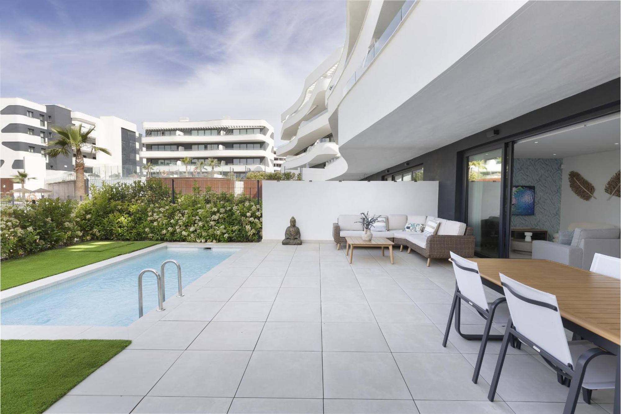 Premium Garden With Private Pool In Higueron Appartement *