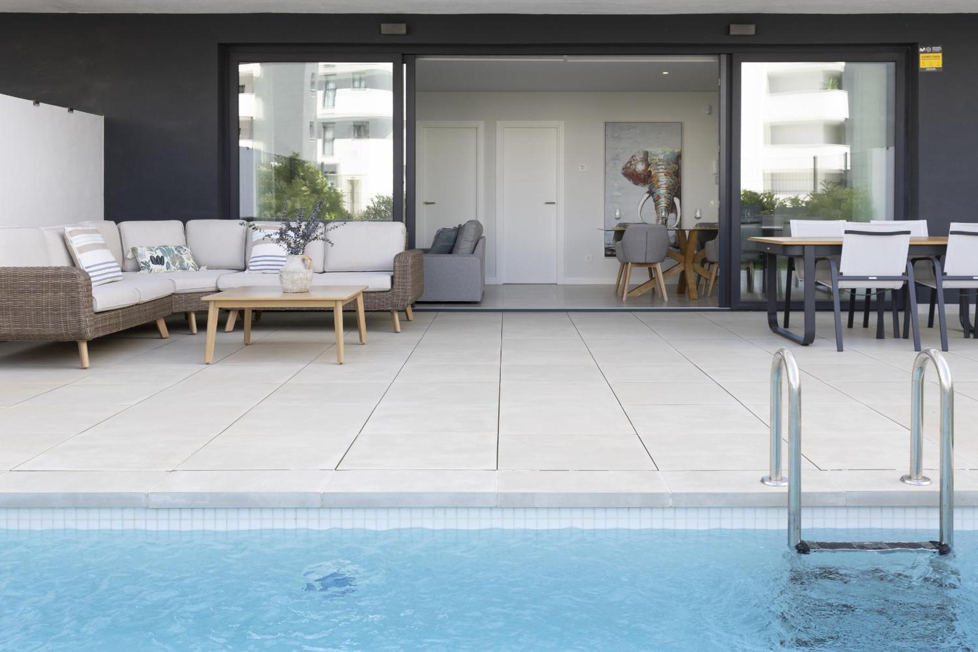 Premium Garden With Private Pool In Higueron Appartement
